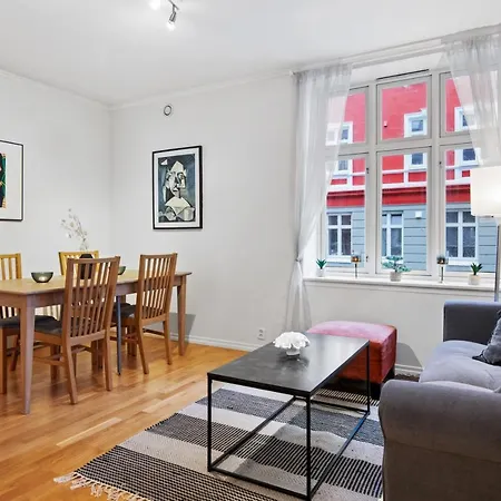 Central With High Standard Apartment *