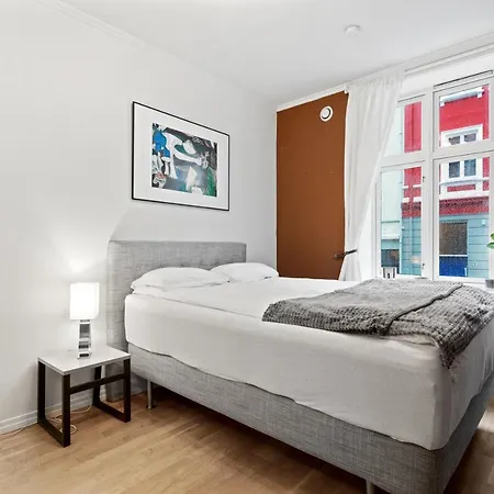 Central With High Standard Apartment Bergen